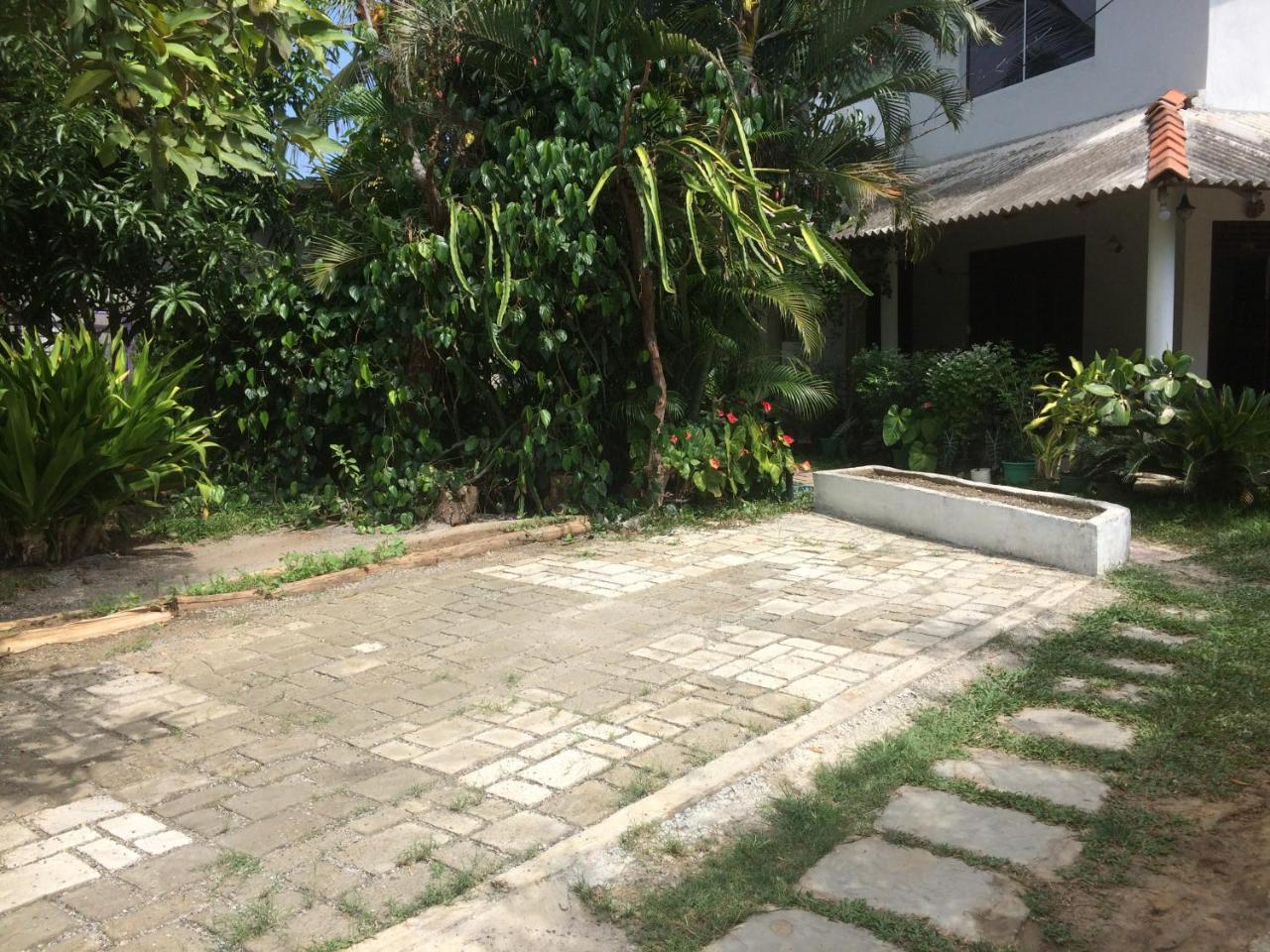 Hotel View Point Tissamaharama Exterior photo